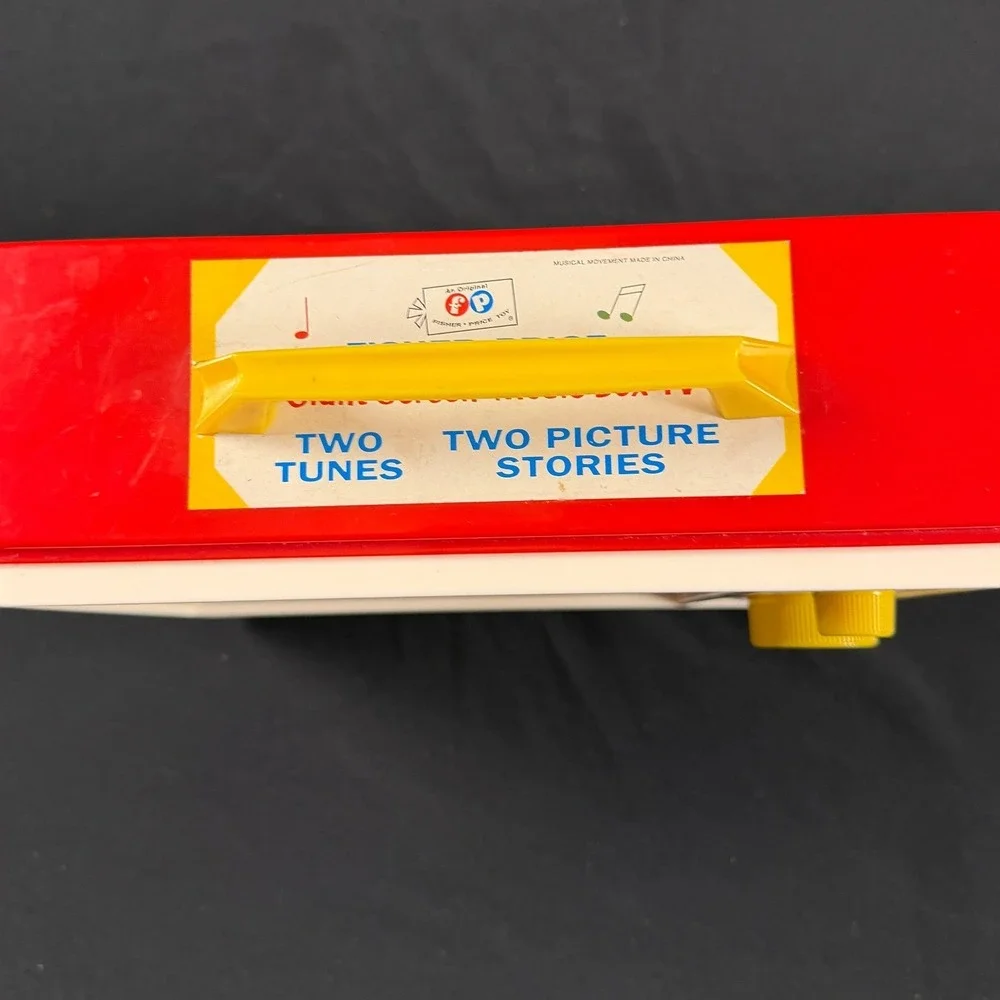 Fisher Price Two Tune TV Music Box London Bridge Row Your Boat Red Toy 2009